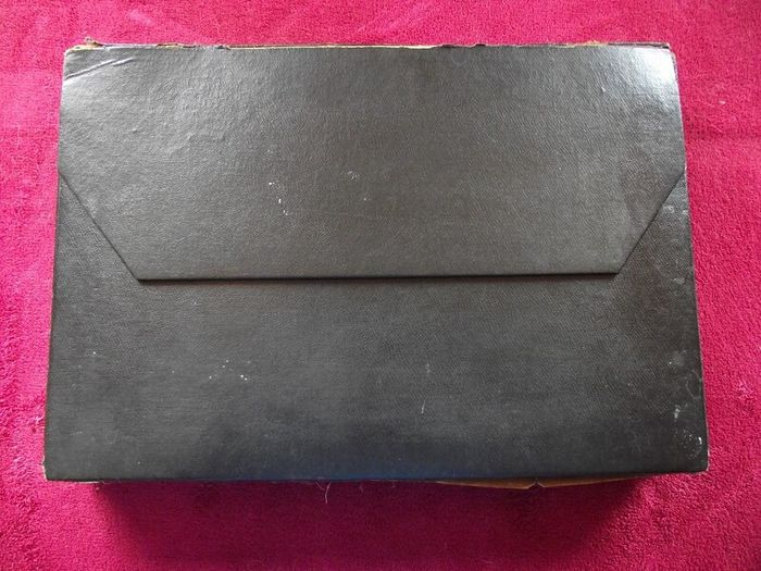 Macmillan's Class Pictures - 169 Plates + Original Folder + Reference Book 1934