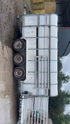 Cattle trailer