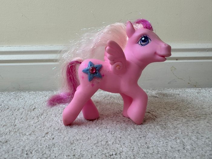 My Little Pony G3 Hidden Treasure Pegasus Pink Glitter Jewel 2004 Dirty Used Please see photos