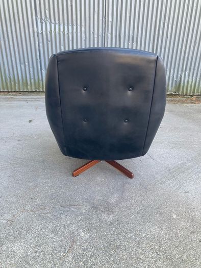 1960s Danish Swivel Chair - Warehouse and Showroom Open Sat 18th April Eircode R95T227