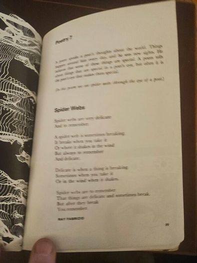 O Links 1. The Gift. A First Continuation Reader By Frank Murphy. First Edition 1976 Paperback In Good Condition.  See Photos For Condition.