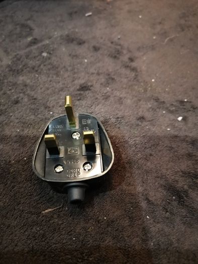 13 Amp Fused 3 Pin Plug