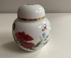 Fabulous little Elizabeth  Arden botanical  ginger jar Chelsea gardens