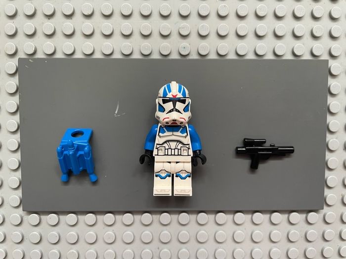 lego star wars sw1093 Clone Jet Trooper, 501st Legion (Phase 2) minifigure- Nougat Head