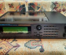 Roland JV-2080 64 Voice Synthesizer