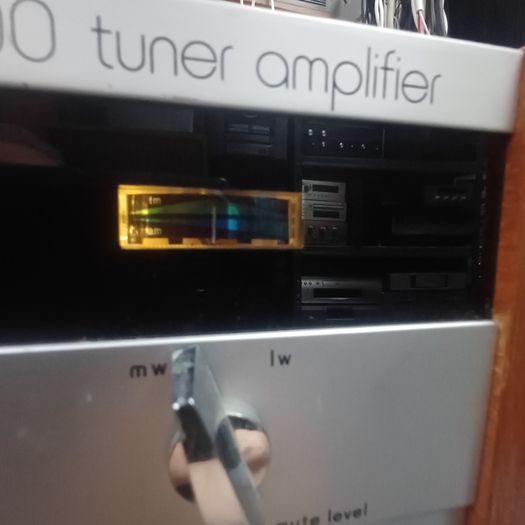 Iconic Vintage Leak 2000 Hifi Stereo Amplifier Receiver from the golden era 1970s STUNNING condition Soild teak wood