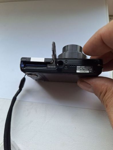 Sony Cybershot DSC-W570 Digital Camera
