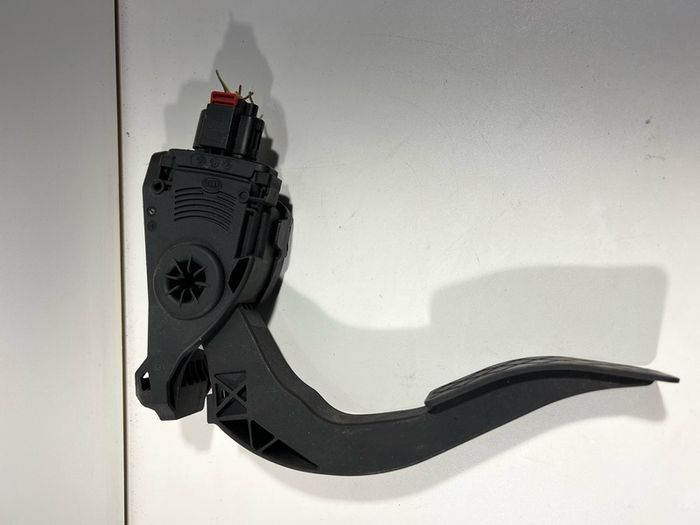 2008 Audi A4 B8 Accelerator Throttle Pedal 8k1721523.