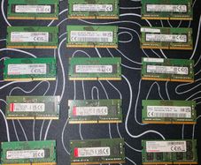 8GB DDR4 3200MHz SO-DIMM laptop memory.