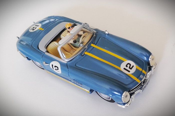 Diecast Model Mercedes-Benz 300SL (W198) Competition - Collectable Vanguards 1:43