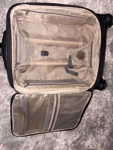 Samsonite Black Softside 4-Wheel Spinner Suitcase
