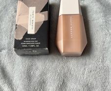 Fenty Beauty (Rihanna brand)Shade 17 Blurring Skin Tint Foundation Eaze Drop 32ml