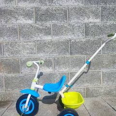 Tricycle bike with handle