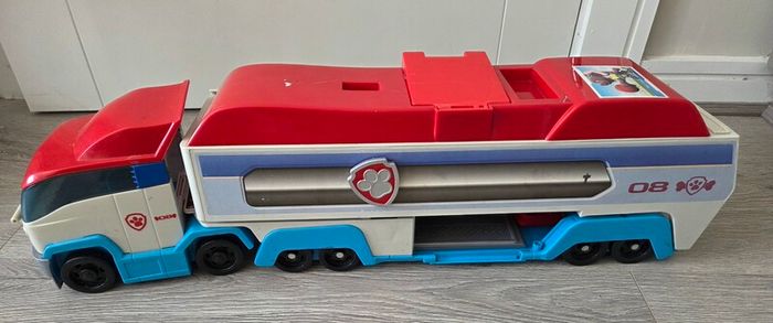 Paw Patrol ( Tower, Vehicles, Mini Vehicles, Characters) plus FREE Air Rescue Patroller and Paw Patroller