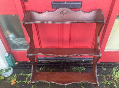Three trier wall shelf