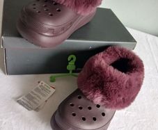 Crocs womens clogs/shoes. Burgundy.  New.