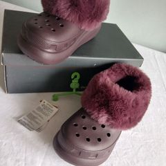 Crocs womens clogs/shoes. Burgundy.  New.