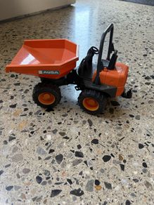 Toy dump truck