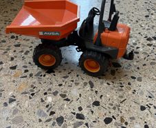 Toy dump truck