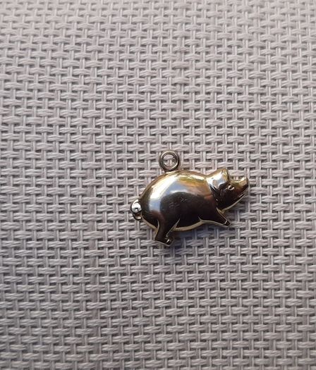 New 9ct gold charm/Pendant Dolphin new