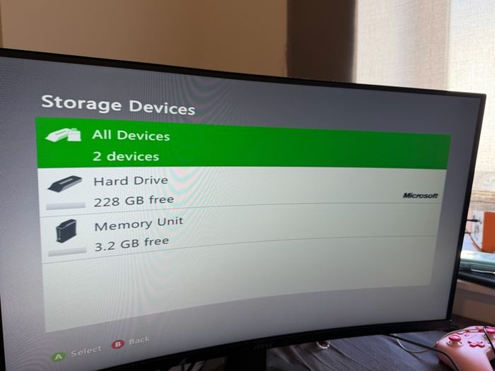 Xbox 360s 250gbHdd and games( plug n play )