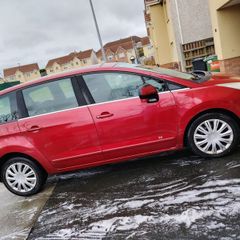 2011 Peugeot 5008