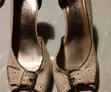 Ladies New look, cream high heel shoes