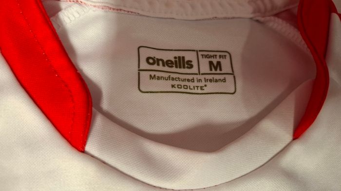 (Tight Fit) Whitehall-Colmcille GAA O'Neills Gaelic Football Jersey (Adult Large) FREE POST