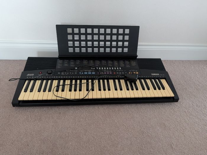 Yamaha PSR - 210 keyboard