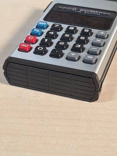 Vintage Casio P-180 Pocket Mini Electronic Calculator