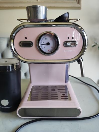 Pink coffee machine & coffee bean grinder