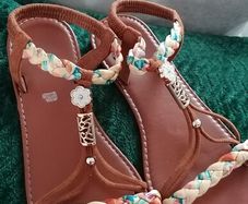 sandles best suit size 7 worn once