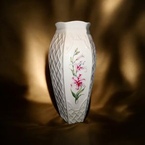 Belleek Country Trellis 10"vase
