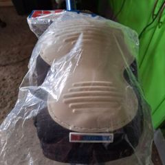Knee pads