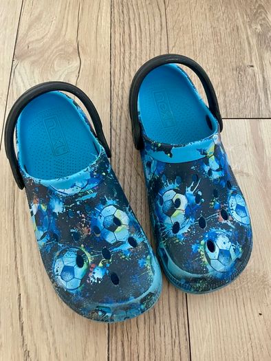 Boys clogs next size uk 2