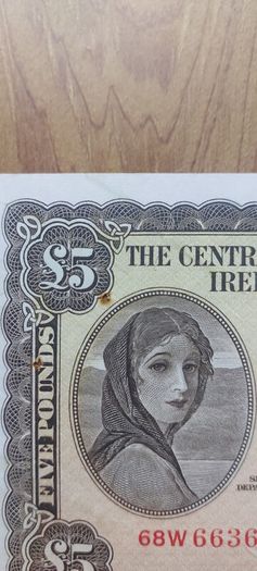 Irish 5pound Lady Lavery banknote dated 24 10 1955.