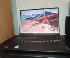 Lenovo Yoga Slim 6 (2024) 14IRH8 14-inch 13th Gen Intel Core i5 2.6Ghz 13500H, Intel Iris Xe Graphics, 8GB RAM, 512GB M.2 NVMe SSD, intel iris 2GB graphic card Win 11 Home 12 cores 16 Threads