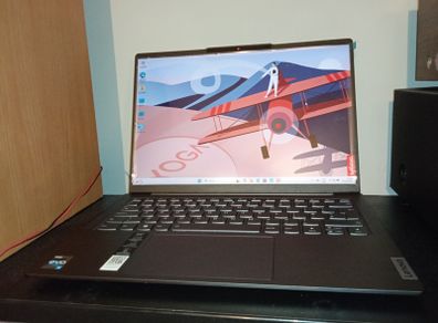Lenovo Yoga Slim 6 (2024) 14IRH8 14-inch 13th Gen Intel Core i5 2.6Ghz 13500H, Intel Iris Xe Graphics, 8GB RAM, 512GB M.2 NVMe SSD, intel iris 2GB graphic card Win 11 Home 12 cores 16 Threads