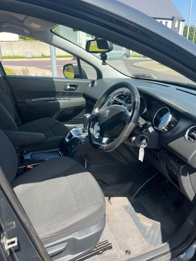 2015 Peugeot 5008