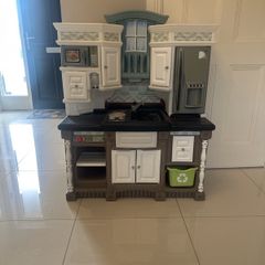 Toy Kitchen