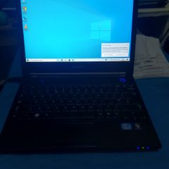 Samsung Notebook Model NP400B2B, Intel Core i3-2370 CPU, 2.4GHz, 4GB Ram, 500GB HDD, Windows 10, Microsoft Edge, Chrome and VLC