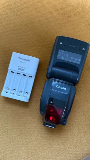 Canon Speedlite 600ex + Flash Trigger For Canon + charger and battery