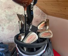 Left handed golf clubs