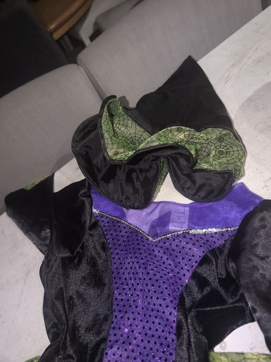 Girls witch costume