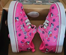 Brand New Heelys pink UK JR 11