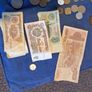 Random coins and notes Image 3