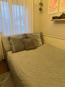 Grey cushion and throw set