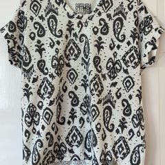 Ladies Cream & Grey Top by Cecil