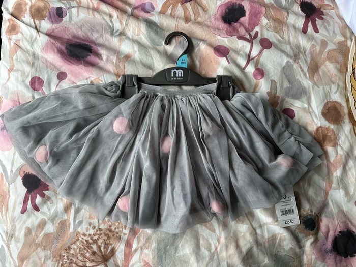 BNwT skirt by Mothercare, 2-3 years (will fit an older child in my opinion)