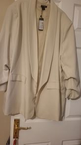 Vream bege ladies blazer  bnwt